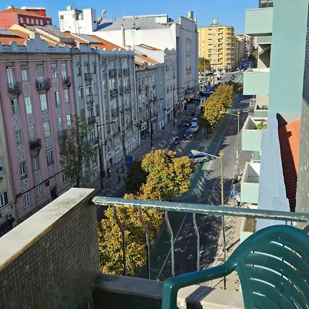 Single Or Double With Balcony Close To Alameda Metro! 리스본